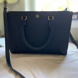 Tory But h Navy Purse with crossbody strap